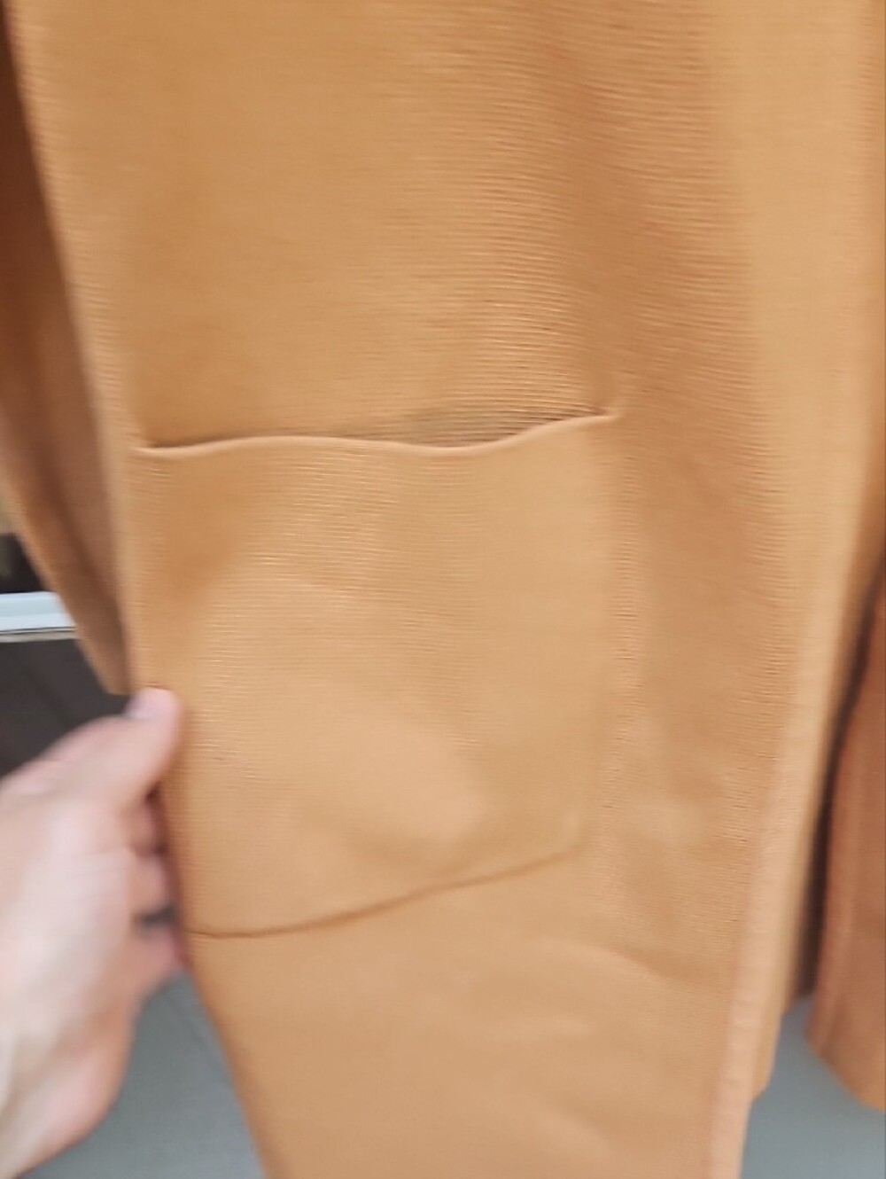 Lightweight Open-Front Camel Cardigan with Patch Pockets - Picture 4 of 9